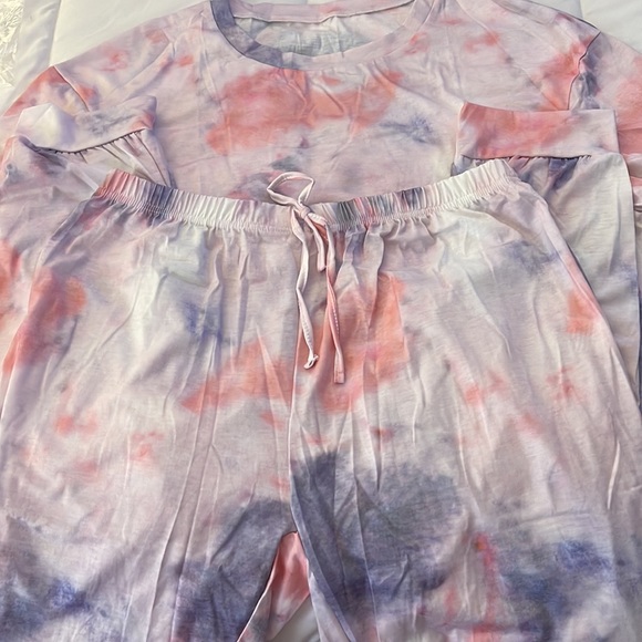 The “Crystal” Pastel Tie Dye 2 Piece Loungewear Pajama Matching Set - Picture 4 of 5
